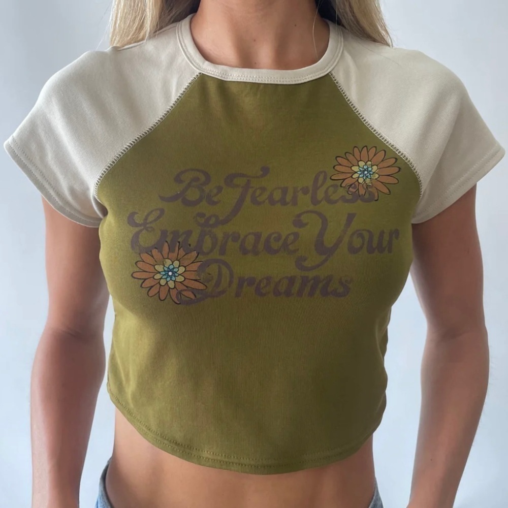 Le Lis “Be Fearless Embrace Your Dreams” Baby Tee
